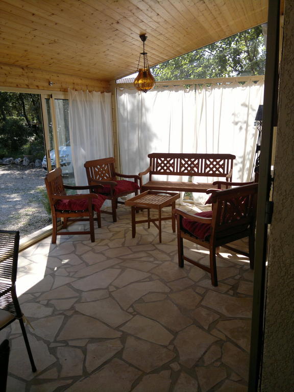 A L'Est D'Uzes Villa Saint-Siffret Room photo