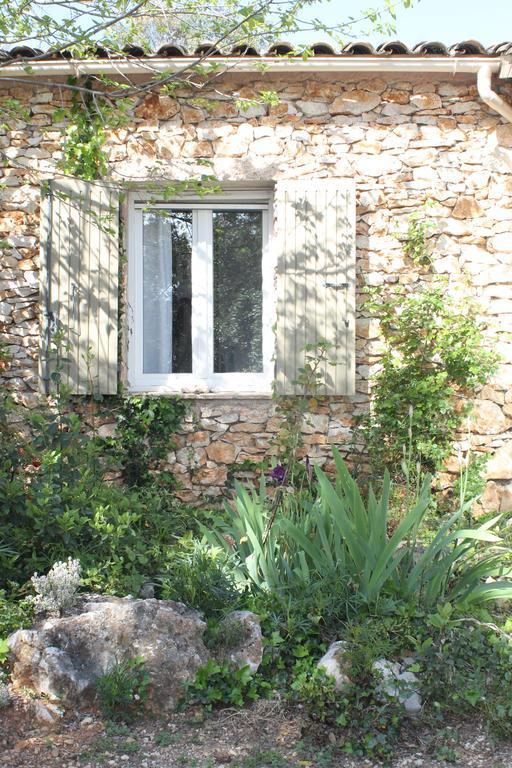 A L'Est D'Uzes Villa Saint-Siffret Exterior photo